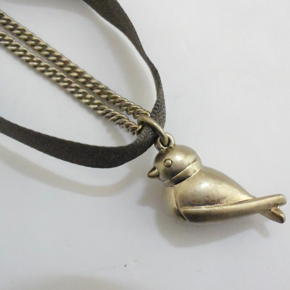 Marc By Marc Jacobs Jewelry - MARC BY MARC JACOBS Bird necklace ribbon & chain